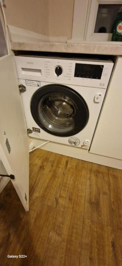 Archillects Entire Two Bedroom Comfy House - Free Parking Glasgow Esterno foto
