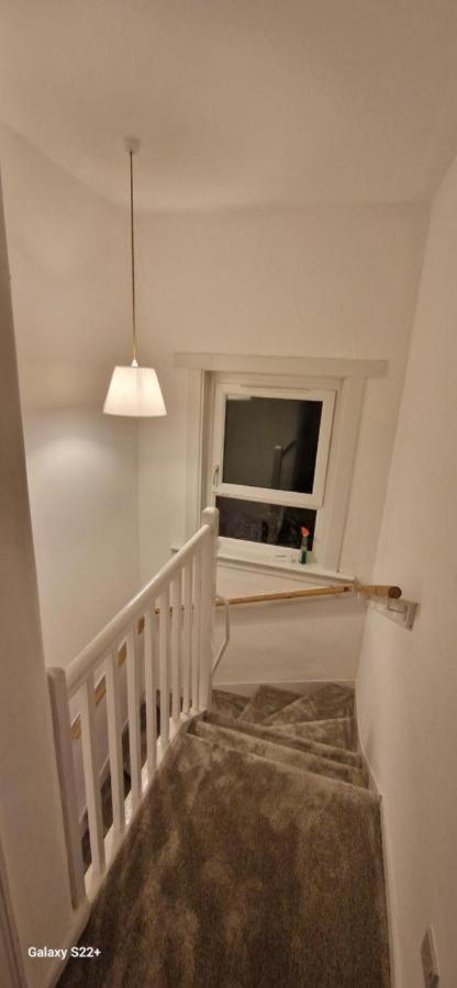 Archillects Entire Two Bedroom Comfy House - Free Parking Glasgow Esterno foto